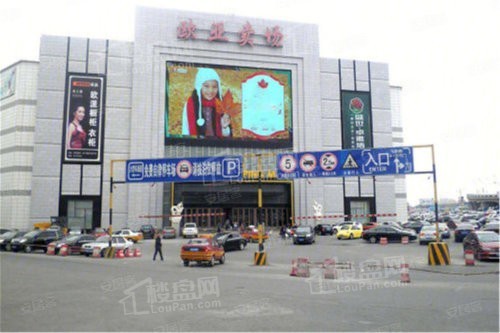中铁逸境配套图