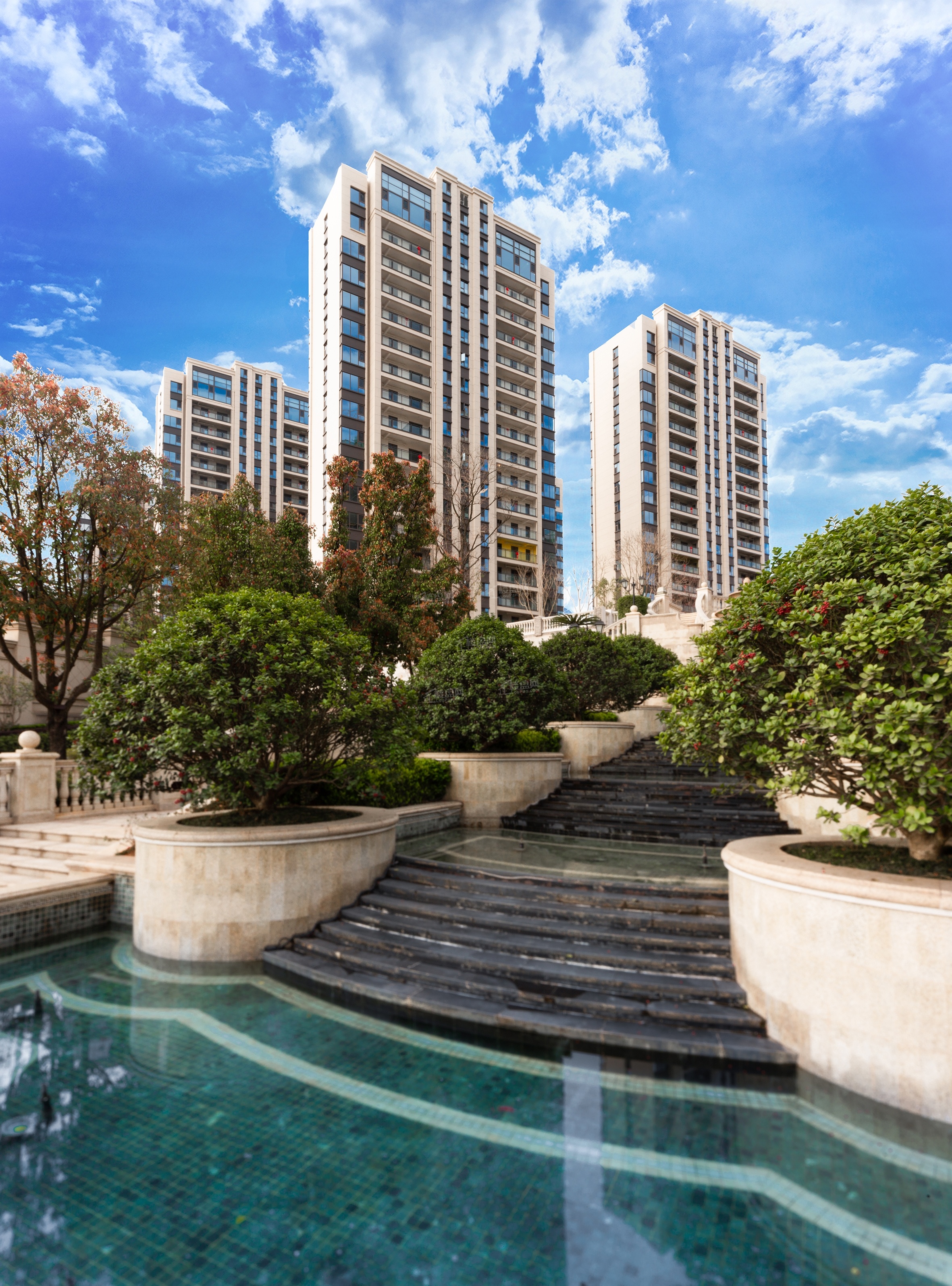 金波玫瑰园小区实景图(摄2022.4)