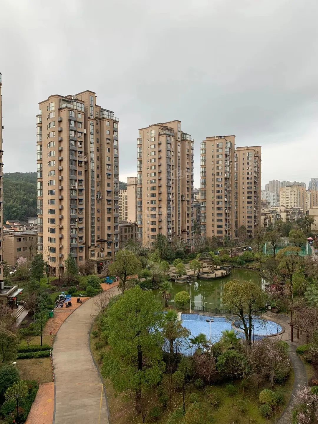 总之,温州泰顺县新房众多,并且[区域]房价友好,区域配套完备,是一个