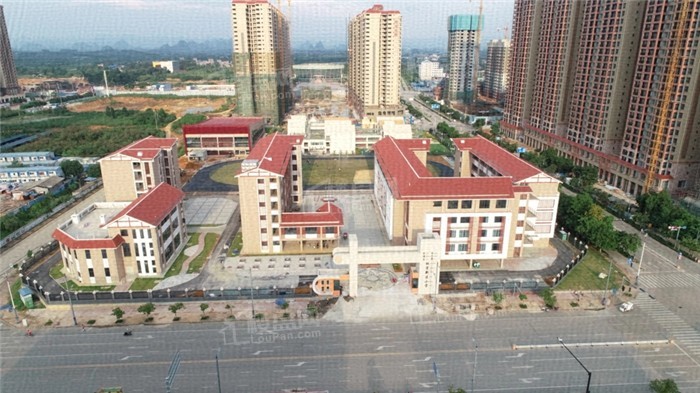 武鸣彰泰滨江学府