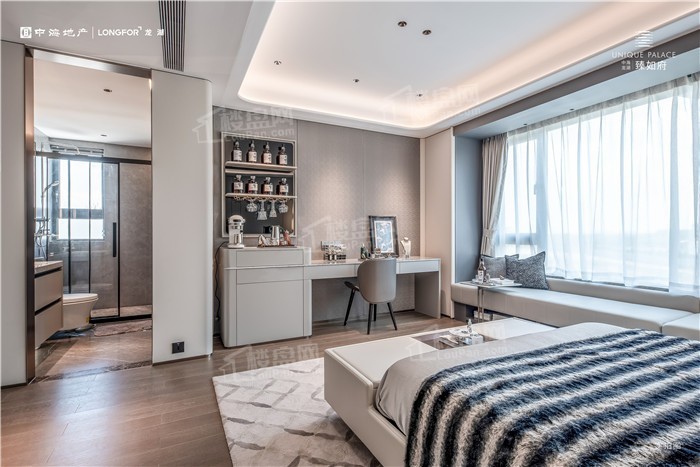 中海龙湖臻如府样板间