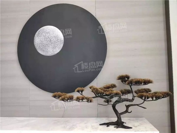 市区紫悦府的房子绿化率是多少？购物方便吗？