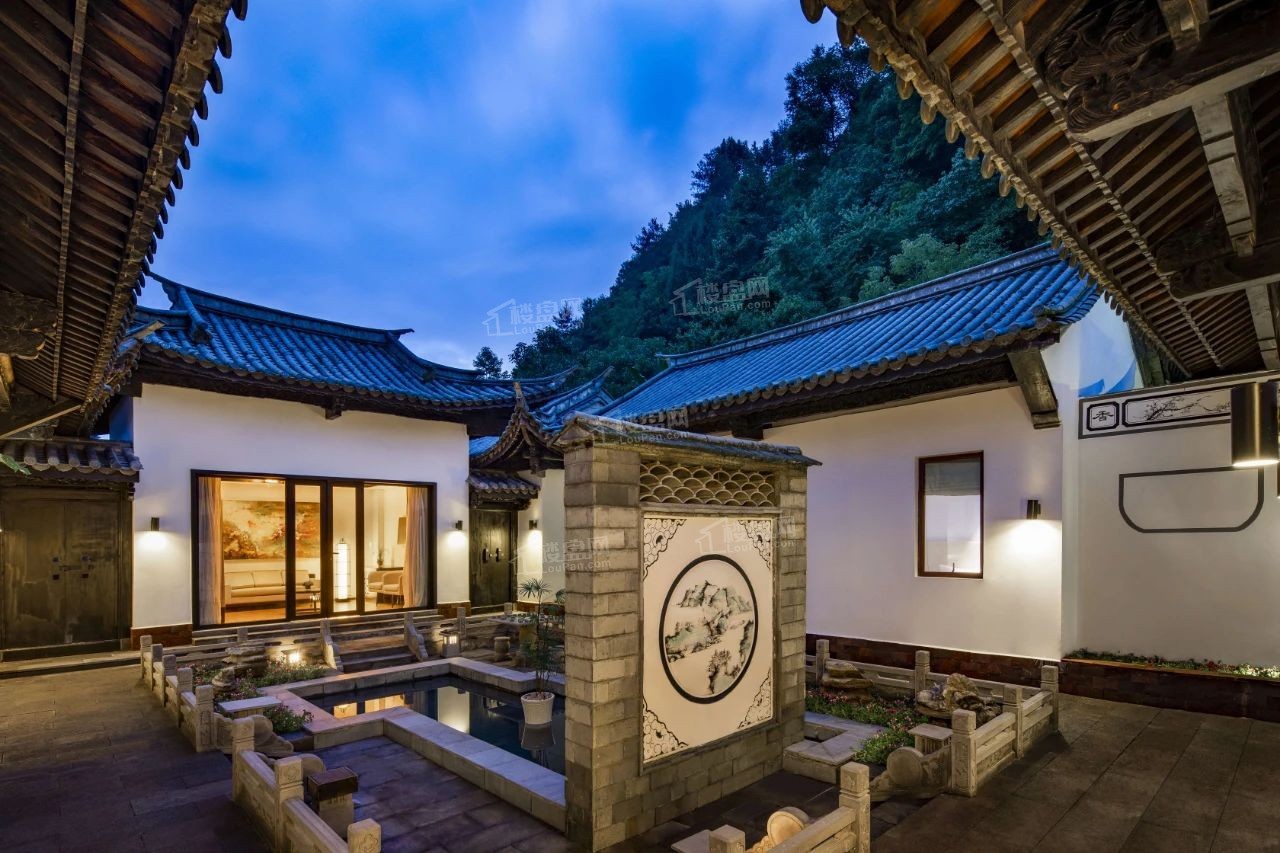 “温泉+康养”双雄对决:玛御谷温泉小镇 VS 中瑞天悦神农花屿,谁才是腾冲旅居的终极答案?-保山楼盘网