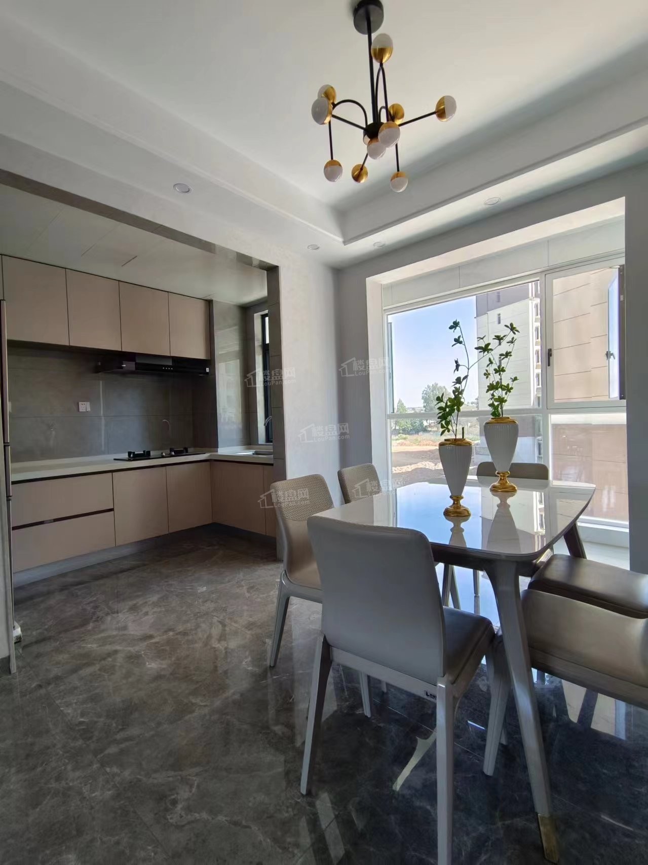 东鑫和园住宅房物业价格高不高？什么时候能交房？