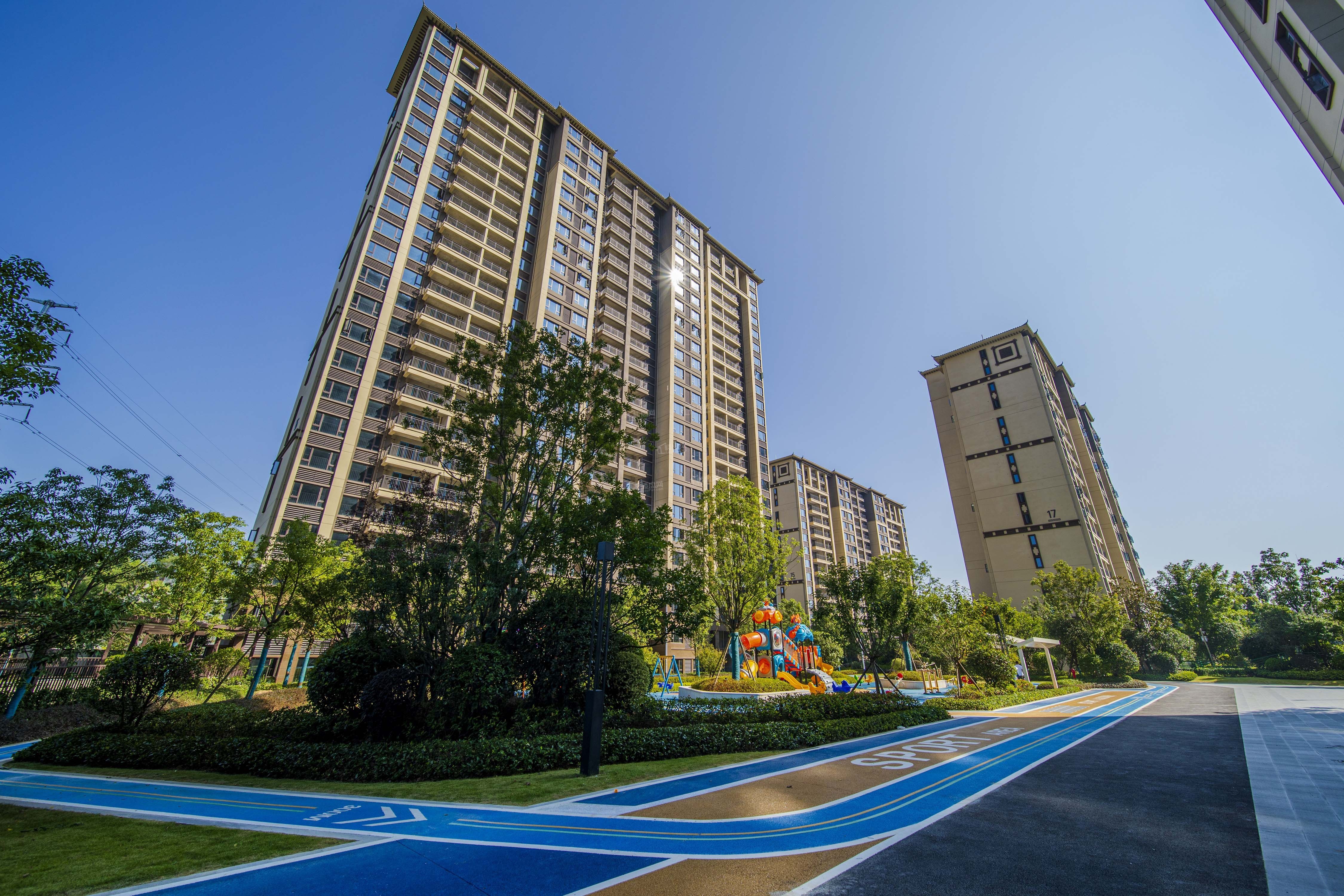 广银翡翠城二期值得买吗?房价多少?在售建面约110-140㎡三至四居户型!