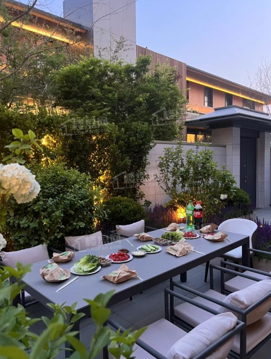 朝夕时东方院墅