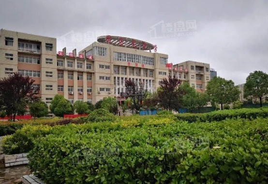 买房怎么选？凤凰燕园物业费什么水平？实地考察楼盘详情