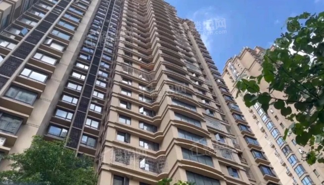 天龙清水湾住宅房户型怎么样？附近有没有公交站点？