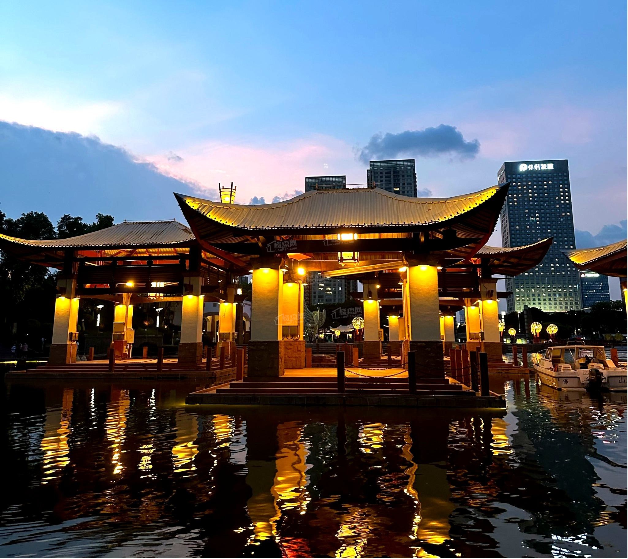 越秀星汇灯湖实景图