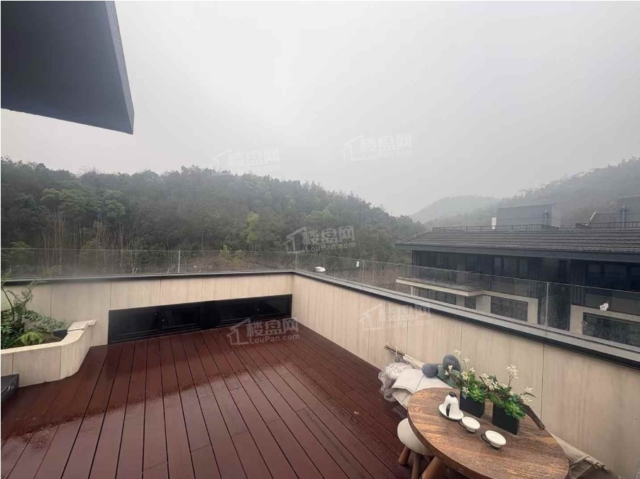 中国铁建·梦想·龙隐台实景图