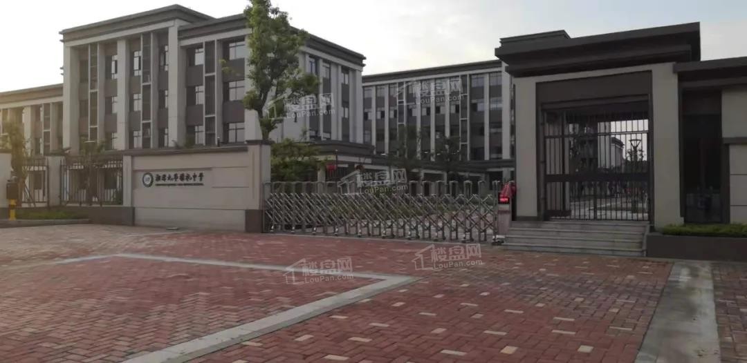 (九华雅礼中学实拍)