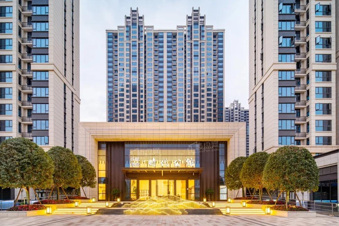 长房潭房·时代公馆二期交付在即,再现城央谧境之美!