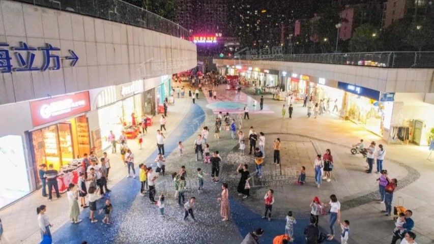 天易江湾广场实景图