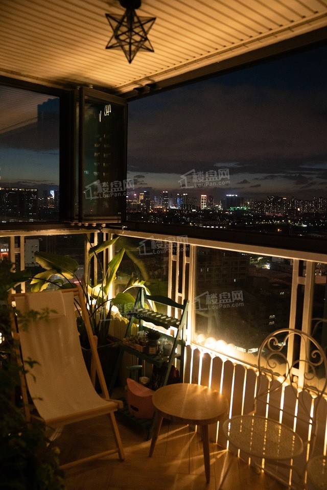 千库网_晚霞户外阳台露台正面摄影图配图_摄影图编号181459.jpg
