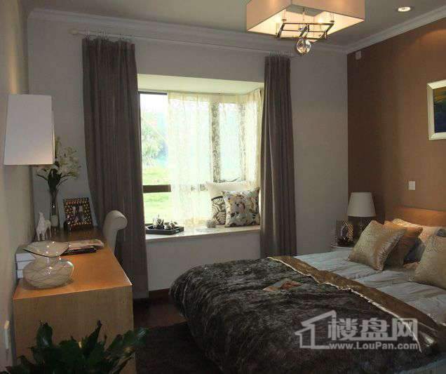 珠江京津国际城高层标准层三室户型样板间卧室4