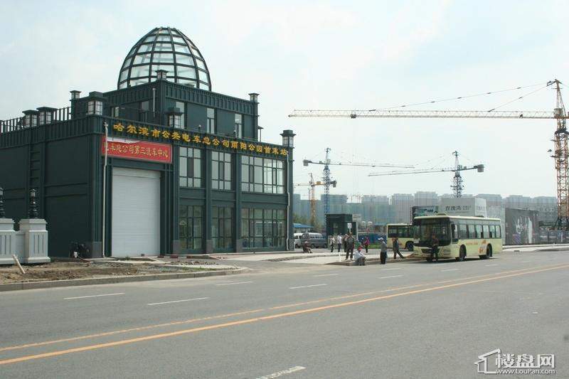 汇锦庄园项目附近公交站（2012-6-14）