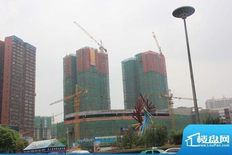泰富广场二期项目主体楼已封顶20120910