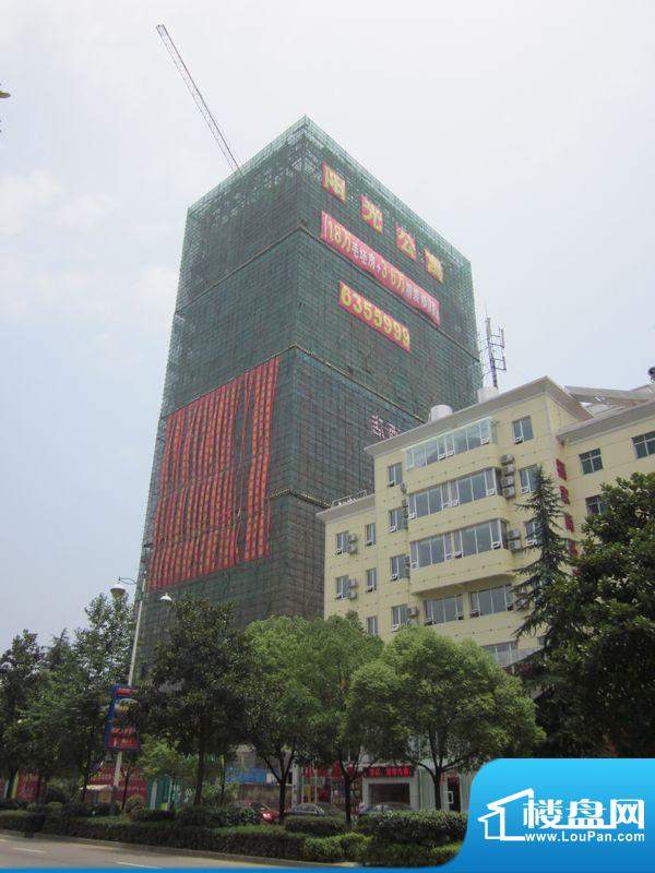 LOFT阳光公寓项目已封顶20110625
