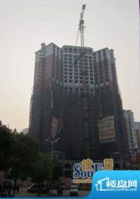 香山凤凰城三期12号楼已开始外立面建设