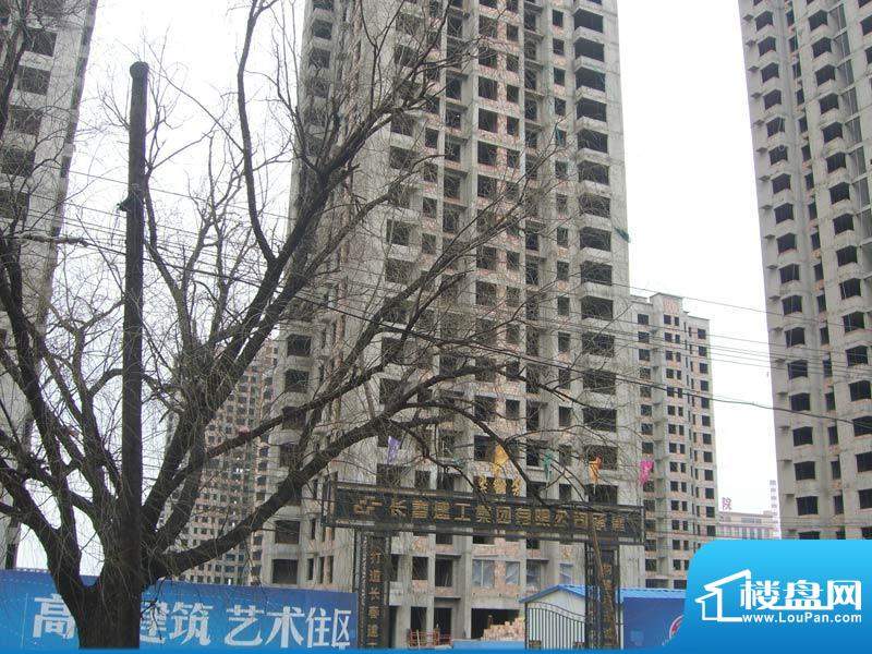 汉森金烁广场高层施工外景图（2010.4）