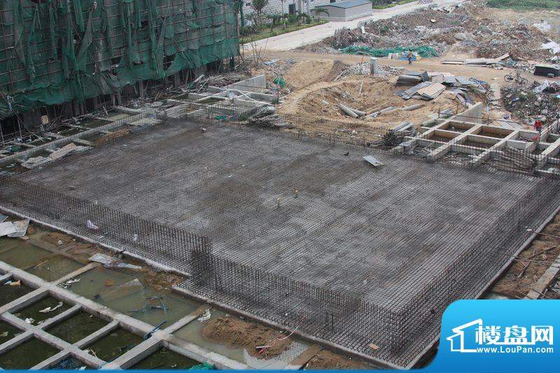 学苑公馆泳池工程进度实景图（20101117