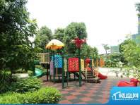 东湖映月小区儿童玩乐设施（2012-8-23）