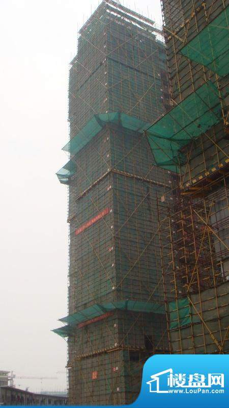 天泰青城1号楼施工实景图（2011.06）