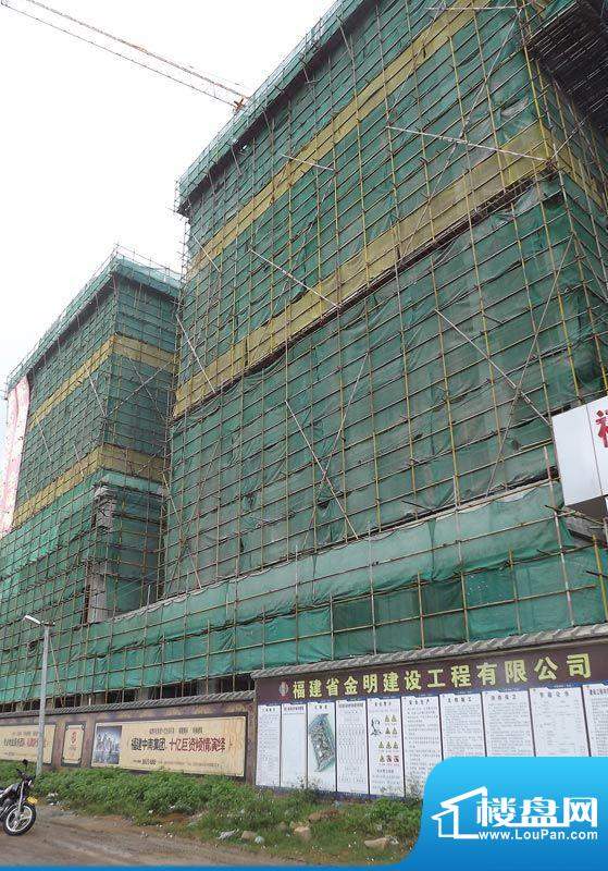 中南明珠项目沿鸿正路施工外景图201110