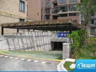 东晶国际花园可直接入户的地下停车库（