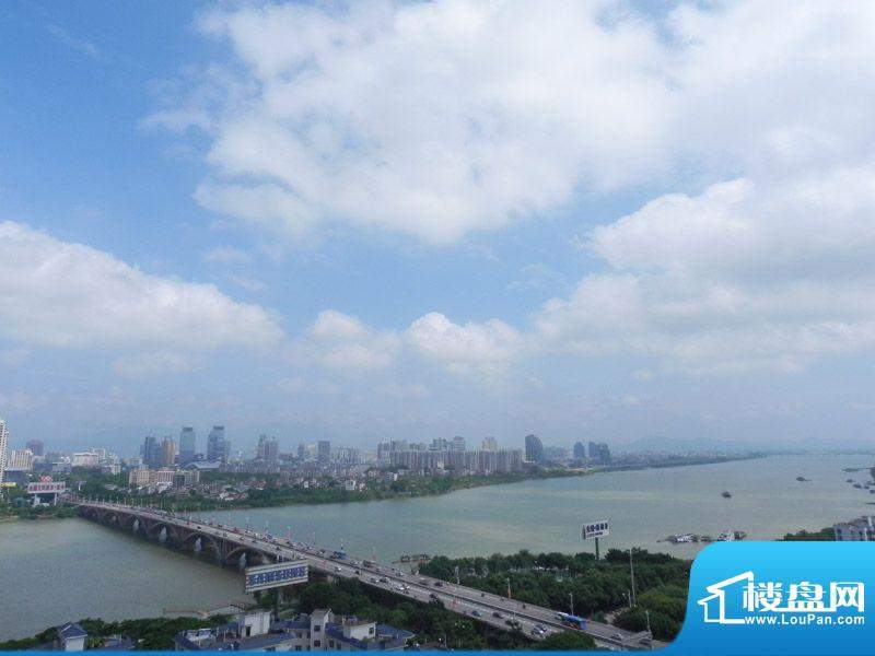 天烽天鹅湾从样板房俯瞰东江大桥