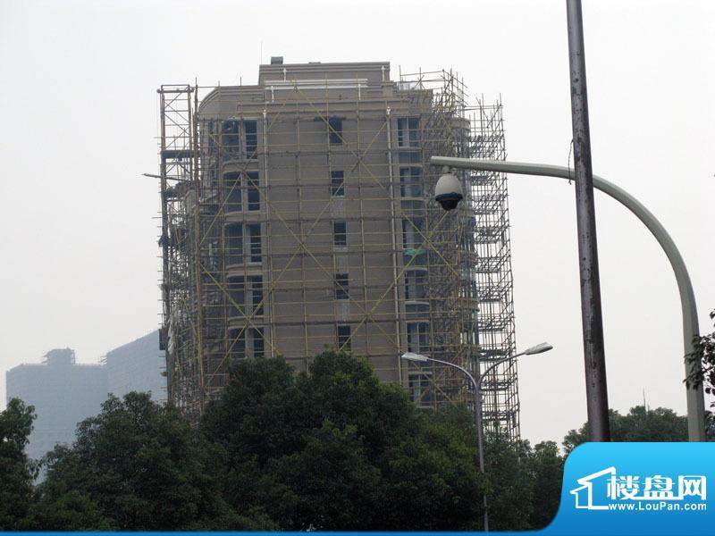 书香园高层住宅工程进度，已结顶（2011