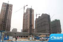 晨晟世纪城部分高层已经封顶（20120524