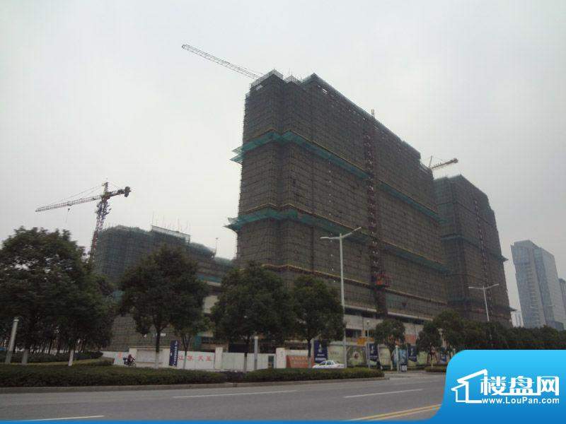 和兴东城三期1号楼工程进度图（2012.02