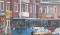 江城之珠项目周边公交车（2012-11-13）