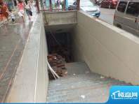 金百汇商业街东风路上的入口(2012-7-15