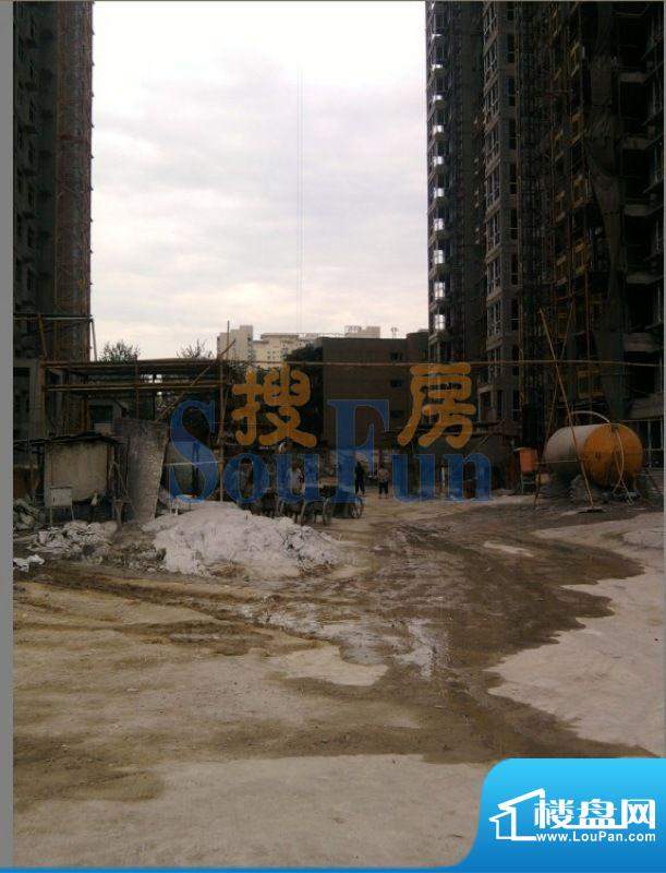 华域城实景图工程进度 （2011.08）