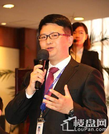 吴明,总经理张小亨先后发表致辞,对项目规划,工程进度,投资万达及万达