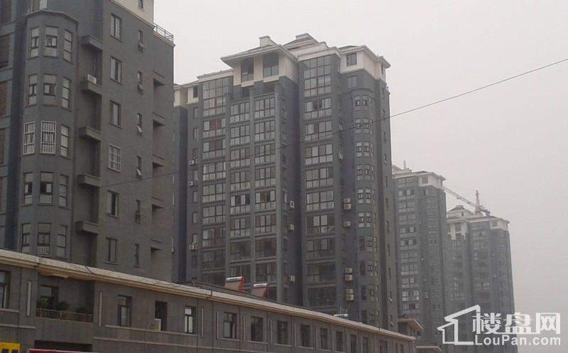 亿豪城中名邸高层楼体实景图（2013-7-25）