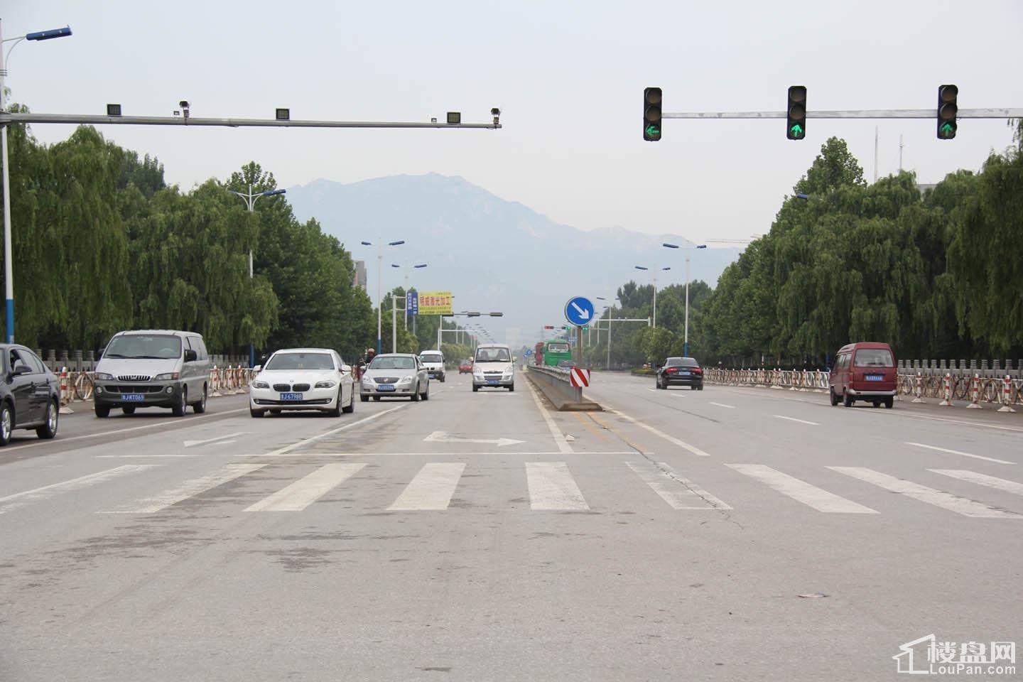 项目便利的交通－龙潭路