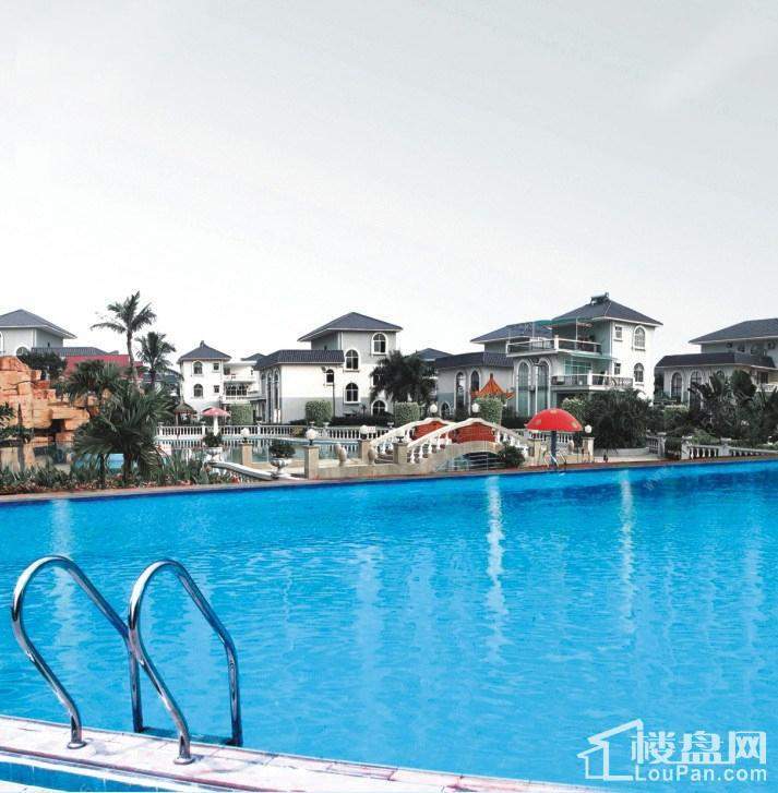 玫瑰园幸福湾社区游泳池