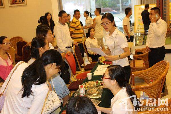 会现场表示,鑫利购物广场首层大润发百货面向祁阳地区对外公开招商