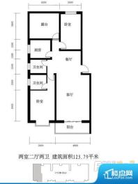 各个空间都很方正，方便后期家具的摆放。整个空间采光很好，主卧和客厅均能够保证很好的采光；并且能真正做到全明通透，整个空间空气好。卫生间门朝向人较多的区域，导致区域空气不好，舒适度差。客厅、卧室、卫生间和厨房等主要功能间尺寸以及比例合适，方便采光、通风，后期居住方便。公摊高于15%且低于25%，整体得房率不算太高。