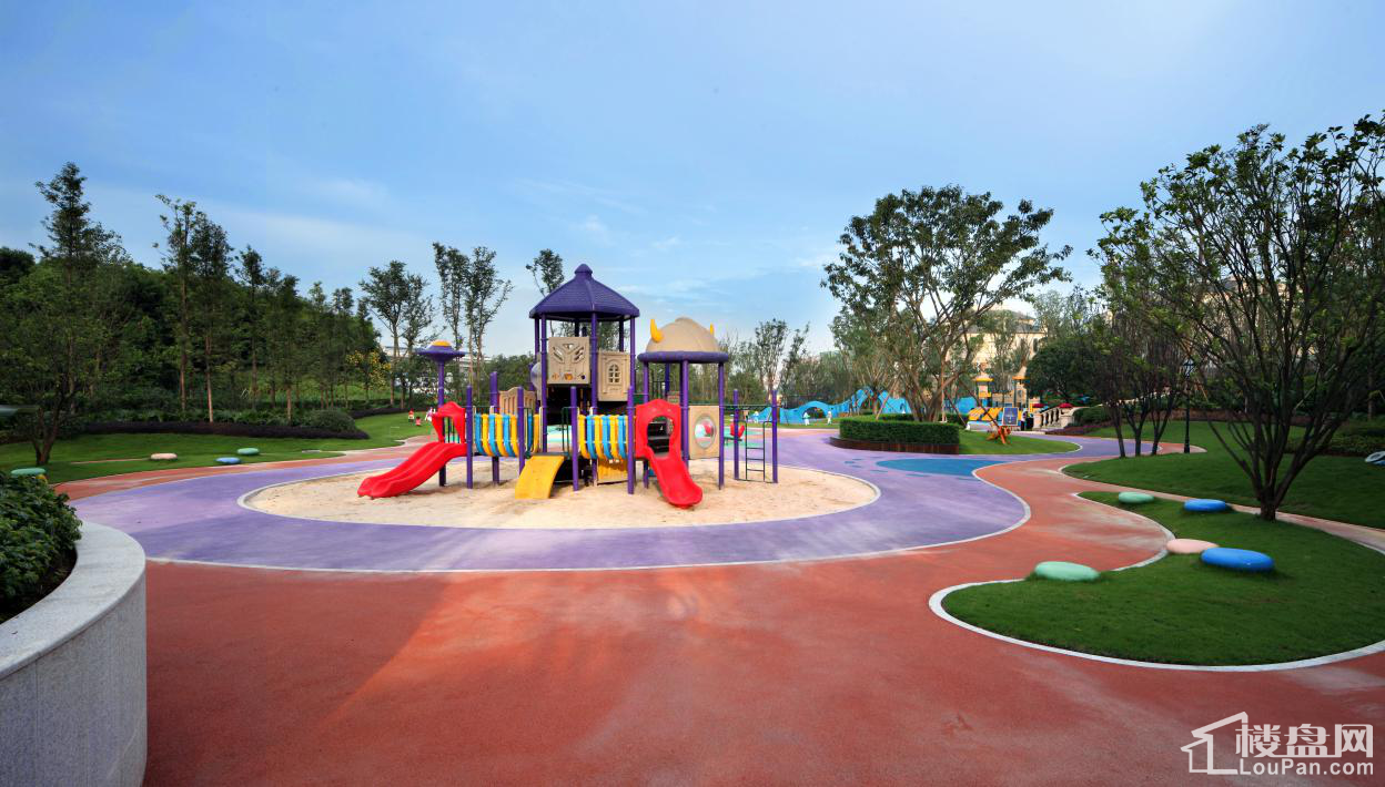 融创凡尔赛花园荣获"绿色生态住宅小区"称号