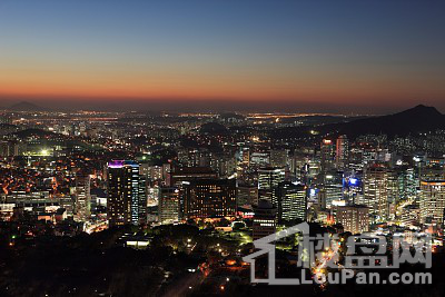 城市人口迁居_夜晚城市图片