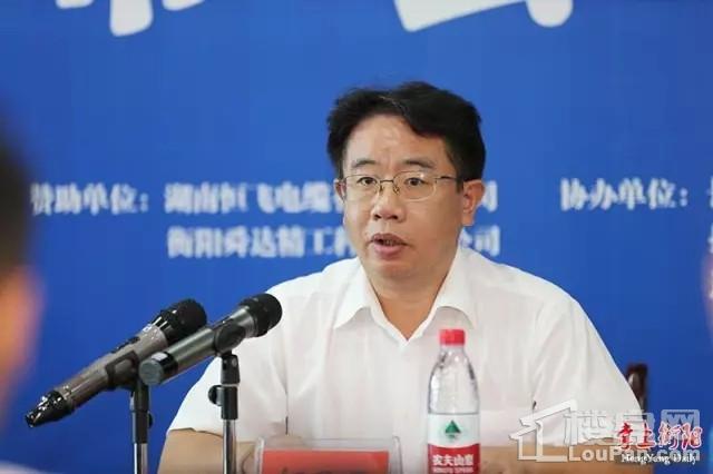 何子君向与会媒体热荐雁峰区▲蒋勋伟介绍了此次赛事准备情况衡阳惺