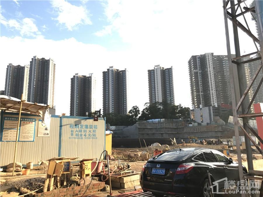 万科城南区建设进度（摄于2017-10）