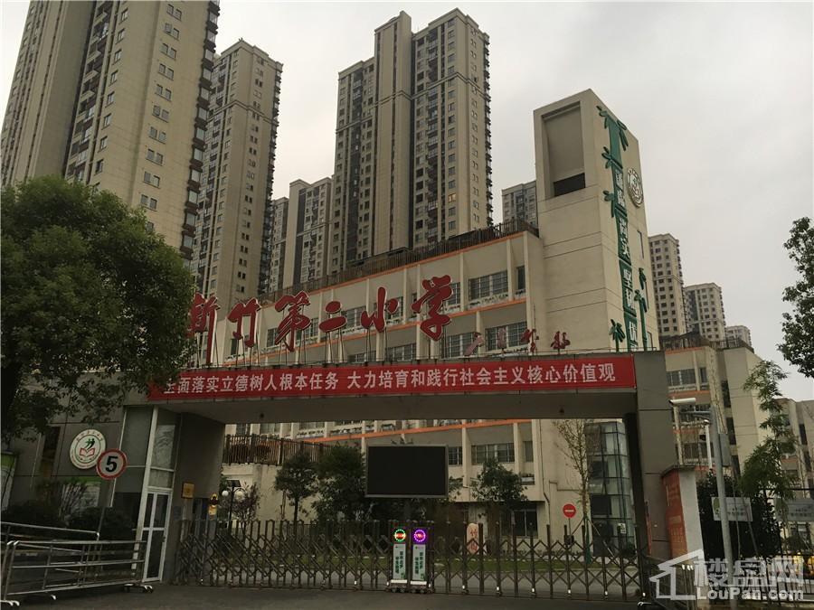 周边小学