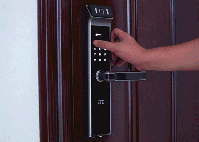 碧桂园学府1号,致力打造智能社区,入户门锁采用三合一智能