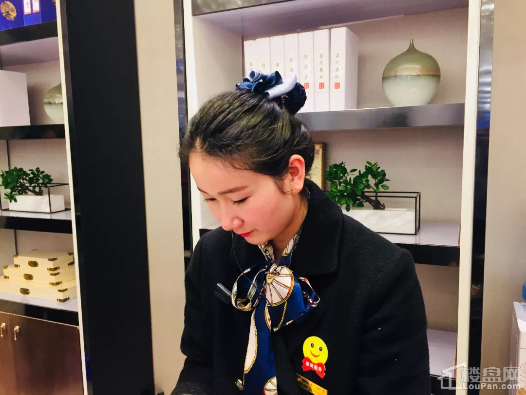雷锋侠 弘扬雷锋精神随时为您服务!