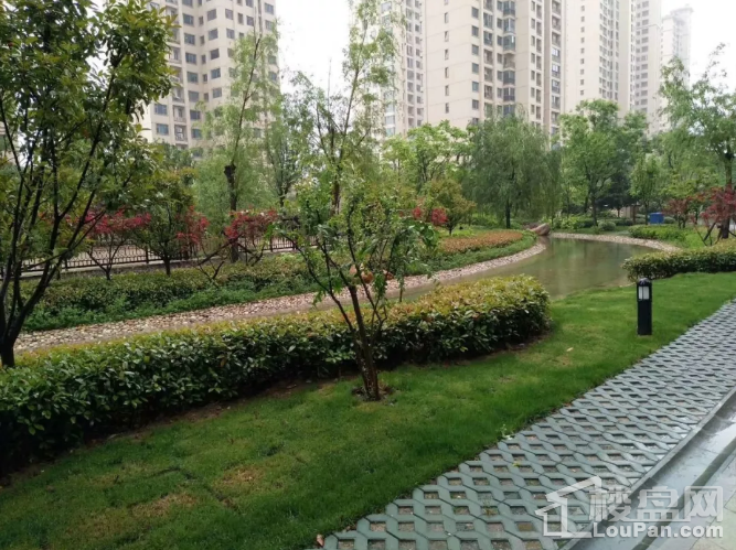 最美的不是下雨天,而是与你一起躲过雨的奥园-蚌埠楼盘网